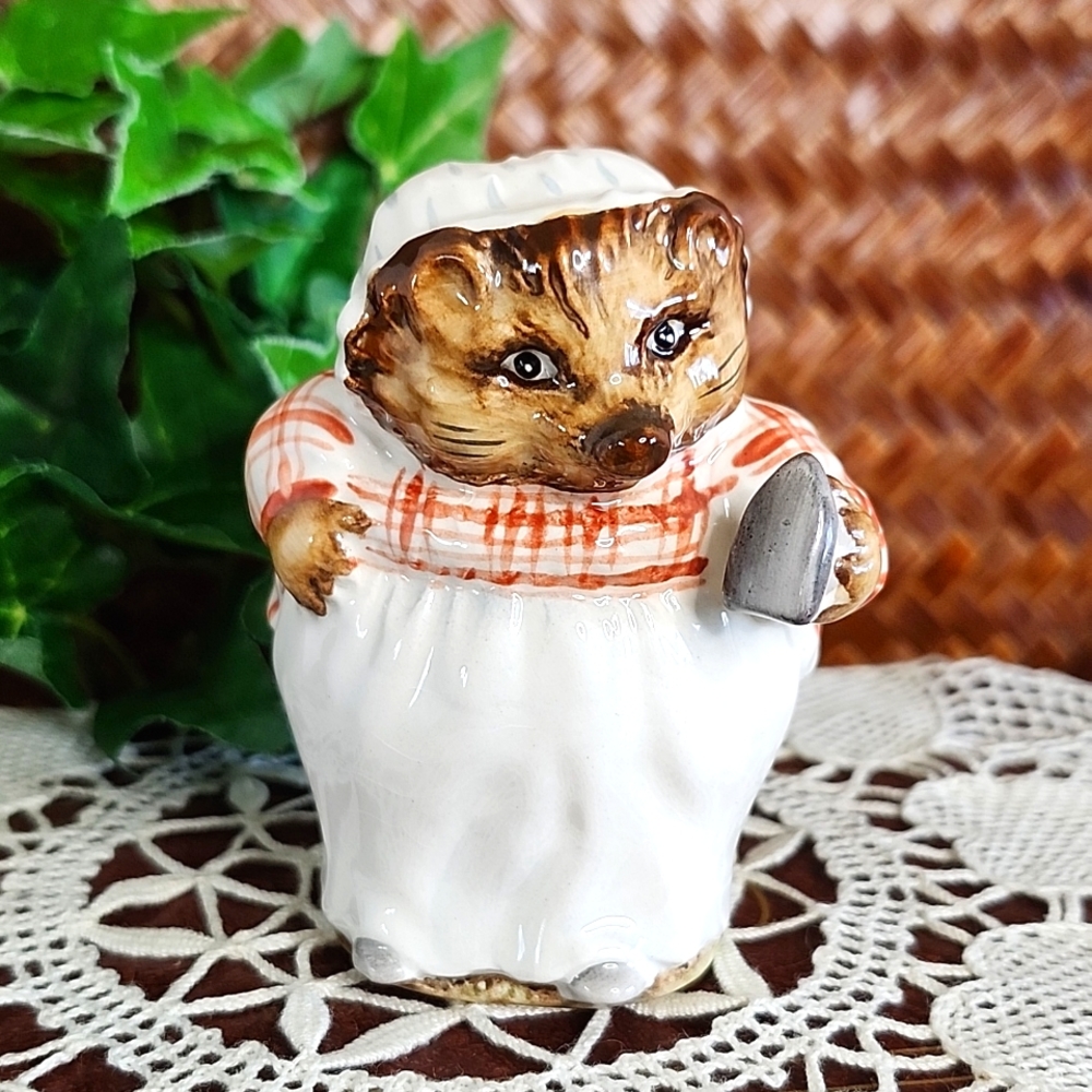👉*VINTAGE* BESWICK BEATRIX POTTER MRS TIGGY WINKLE FIGURE 1948 ~VERY GOOD COND!